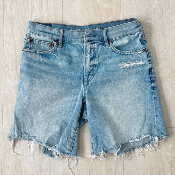 American Eagle 🦅 Distressed Bermuda Shorts - Picture 1 of 2
